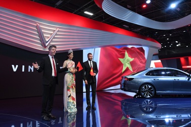 VINFAST – “Ngỡ ngàng, xúc động và tự hào”