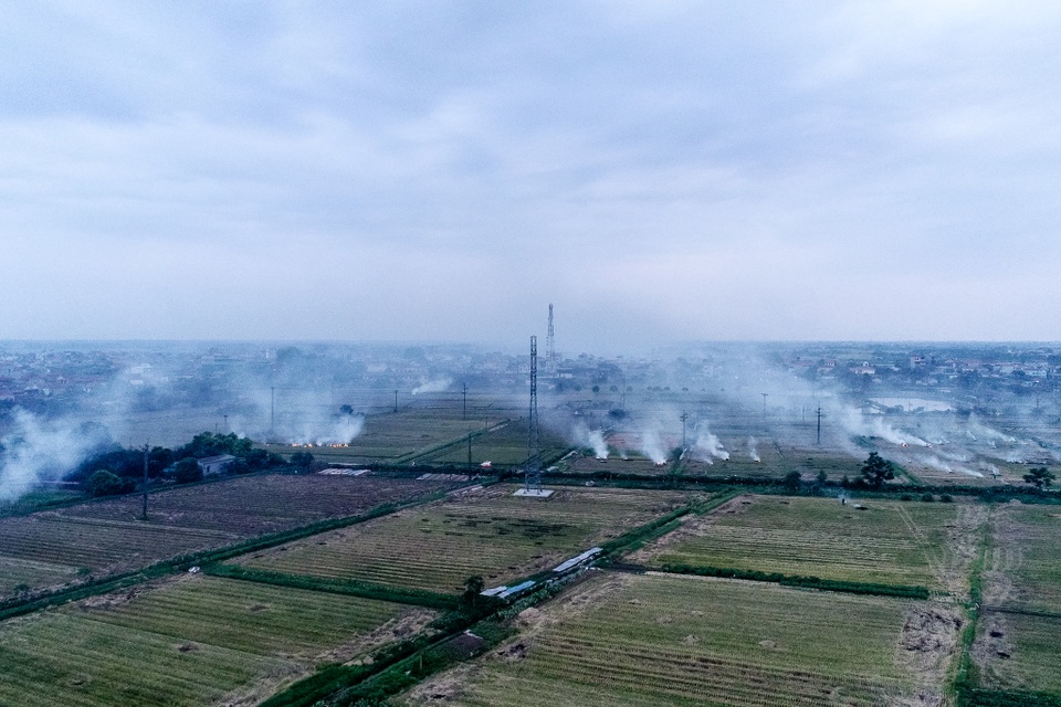 Khói mù mịt trên cao tốc Hà Nội - Ninh Bình - 5 Khói mù mịt trên cao tốc Hà Nội - Ninh Bình - 5