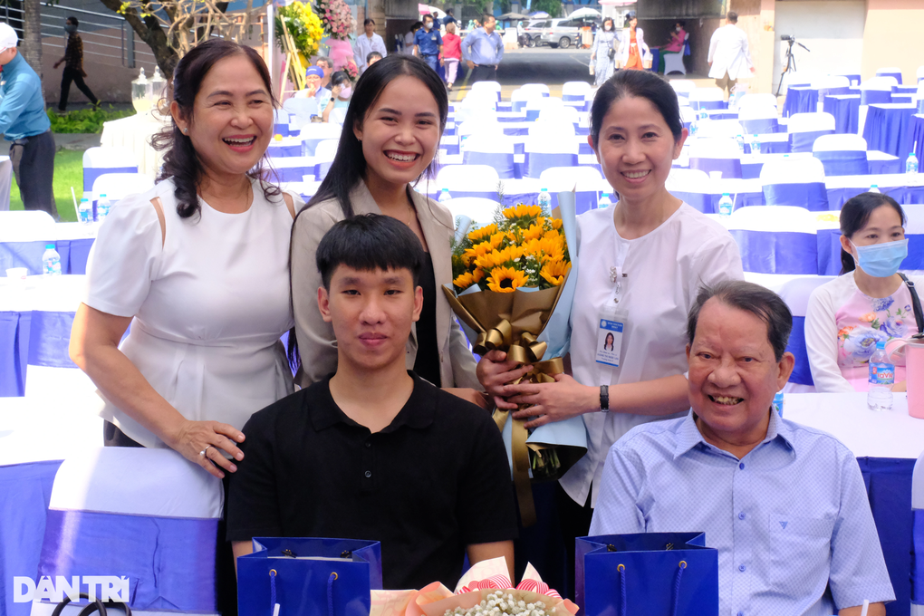 Em bé ống nghiệm đầu tiên tại Việt Nam: Tự hào vì đến được thế giới này - 4 Em bé ống nghiệm đầu tiên tại Việt Nam: Tự hào vì đến được thế giới này - 4