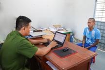 Mang súng đi giải quyết ân oán nhưng bắn nhầm người