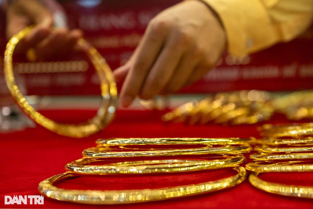 Tổng cục Thuế muốn cấm mua bán vàng bằng tiền mặt - 1