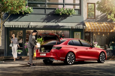 Bán hơn 30.000 xe chỉ sau 18 tháng: Nhờ đâu VinFast tăng trưởng thần kỳ?