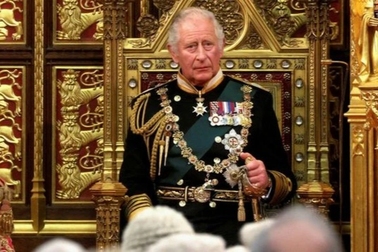 Vua Anh Charles III được tấn phong