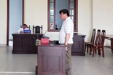 Cựu trung tá công an bị tuyên phạt 13 năm tù về tội lừa đảo