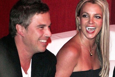 Britney Spears chia tay người quản lý