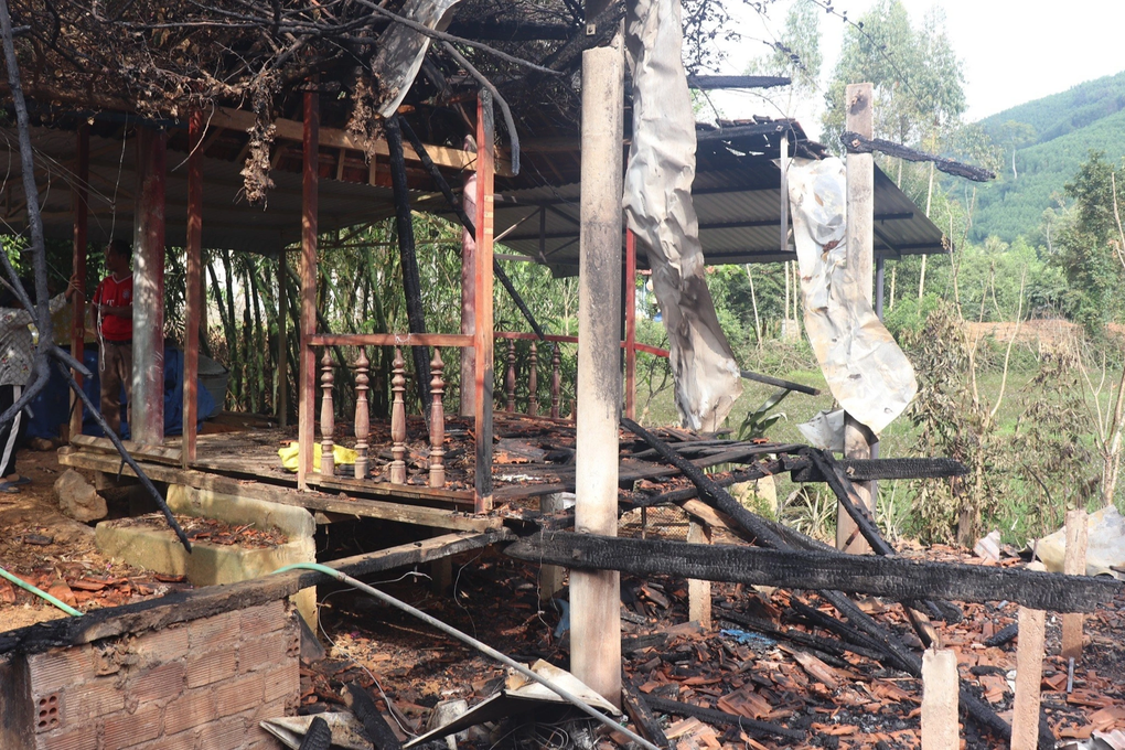 Phát hiện bà lão 79 tuổi chết cháy tại nhà riêng - 1 Phát hiện bà lão 79 tuổi chết cháy tại nhà riêng - 1