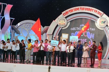 ĐH Sư phạm Kỹ thuật Hưng Yên vô địch Robocon 2015