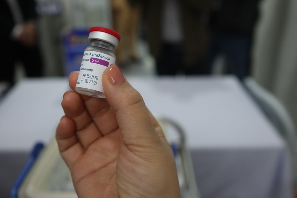 Hỏa tốc lập danh sách 10 nhóm được tiêm vắc xin Covid-19 miễn phí - 1 Hỏa tốc lập danh sách 10 nhóm được tiêm vắc xin Covid-19 miễn phí - 1