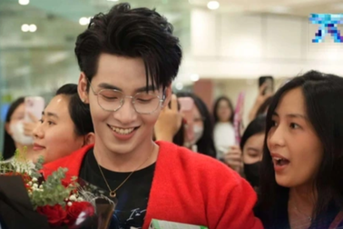 Dàn "Anh trai say hi" đổ bộ Hà Nội, fan xếp hàng dài từ sớm đón thần tượng