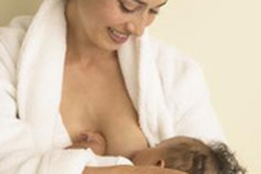 Bé bú mẹ, lớn thành đạt  