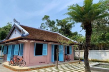 Bất ngờ với căn nhà cổ trăm tuổi đẹp hiếm có của cặp vợ chồng người Huế