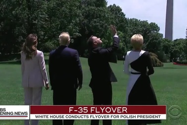 Tổng thống Trump “mục sở thị” F-35 bay tầm thấp qua Nhà Trắng