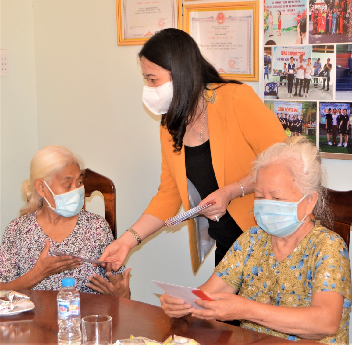 Phó Chủ tịch nước thăm, tặng quà Tết gia đình chính sách tại Sóc Trăng - 1 Phó Chủ tịch nước thăm, tặng quà Tết gia đình chính sách tại Sóc Trăng - 1