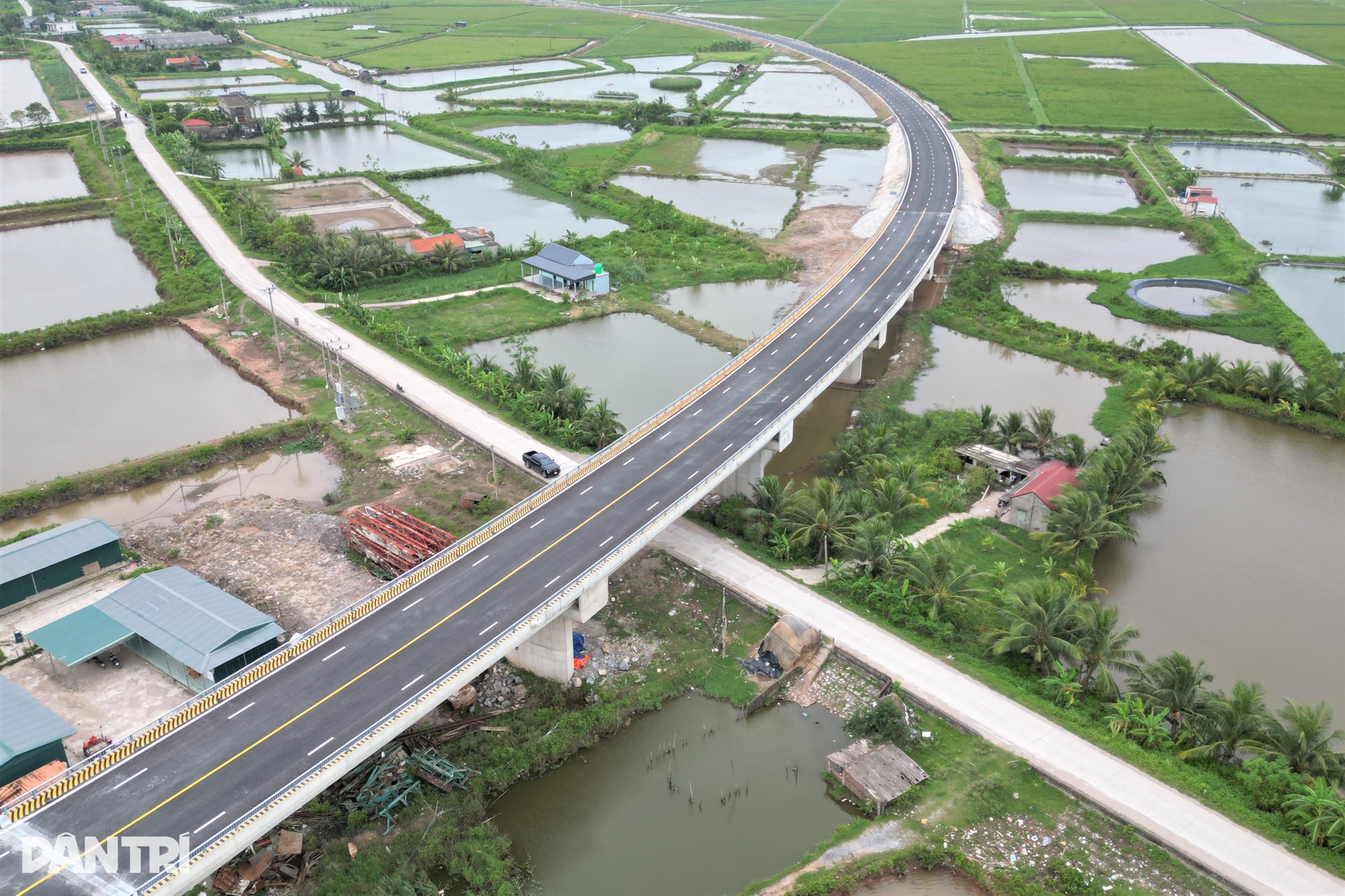Ngắm cầu gần 700 tỷ đồng vượt sông Đáy, thi công công nghệ hiện đại nhất - 8 Ngắm cầu gần 700 tỷ đồng vượt sông Đáy, thi công công nghệ hiện đại nhất - 8