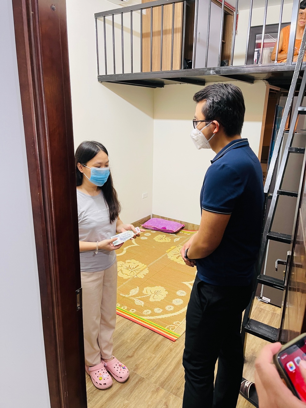 Hà Nội: Chàng trai 9x giúp đỡ người khó khăn chỗ ở miễn phí trong mùa dịch - 3 Hà Nội: Chàng trai 9x giúp đỡ người khó khăn chỗ ở miễn phí trong mùa dịch - 3