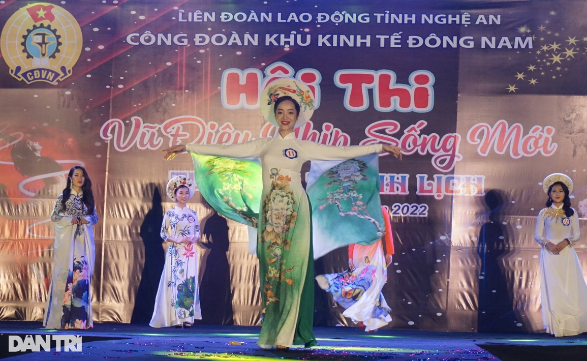 Người lao động trẻ đọ sắc, đua tài trong hội thi thanh lịch - 3 Người lao động trẻ đọ sắc, đua tài trong hội thi thanh lịch - 3