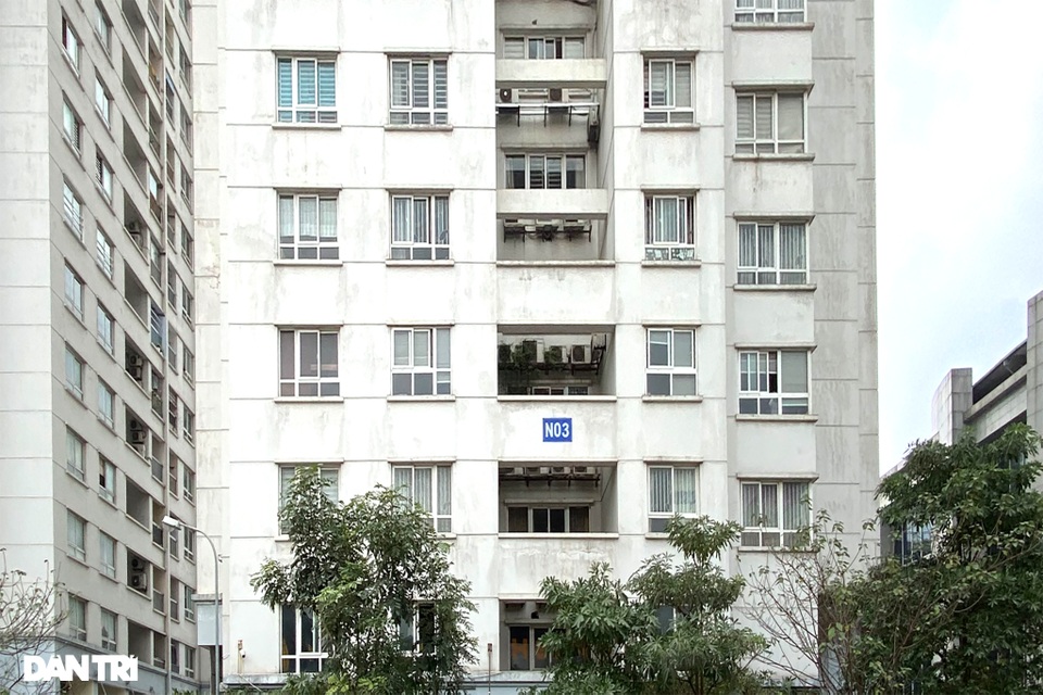 Lập rào chắn cách ly tòa nhà N03 Lạc Trung do ca mắc Covid-19 - 1 Lập rào chắn cách ly tòa nhà N03 Lạc Trung do ca mắc Covid-19 - 1