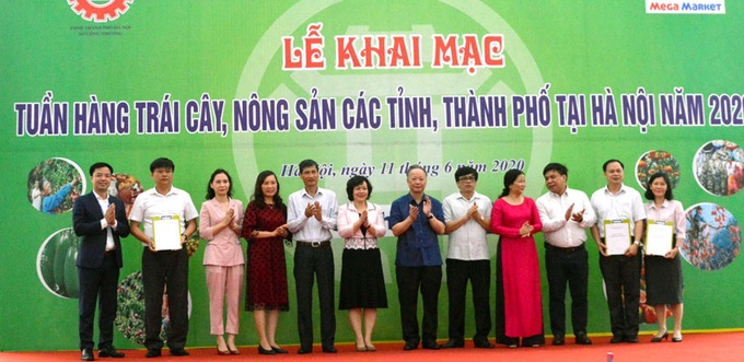 Tuần hàng trái cây, nông sản các tỉnh, thành tại Hà Nội  - Ảnh 1.