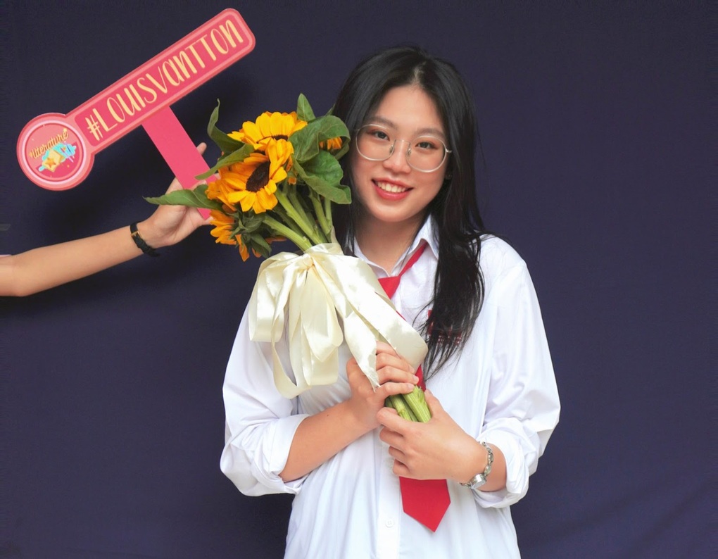 Nữ sinh giành học bổng 60 tỷ đồng từ hơn 30 trường đại học dù không có SAT - 2 Nữ sinh giành học bổng 60 tỷ đồng từ hơn 30 trường đại học dù không có SAT - 2