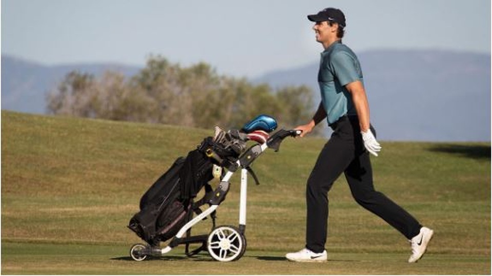 Rafael Nadal trổ tài trên sân golf, lọt top 10 tay golf mạnh nhất - 2 Rafael Nadal trổ tài trên sân golf, lọt top 10 tay golf mạnh nhất - 2