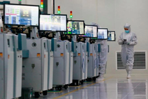 Nhà máy Trung Quốc đóng cửa hàng loạt do nắng nóng kỷ lục 60 năm