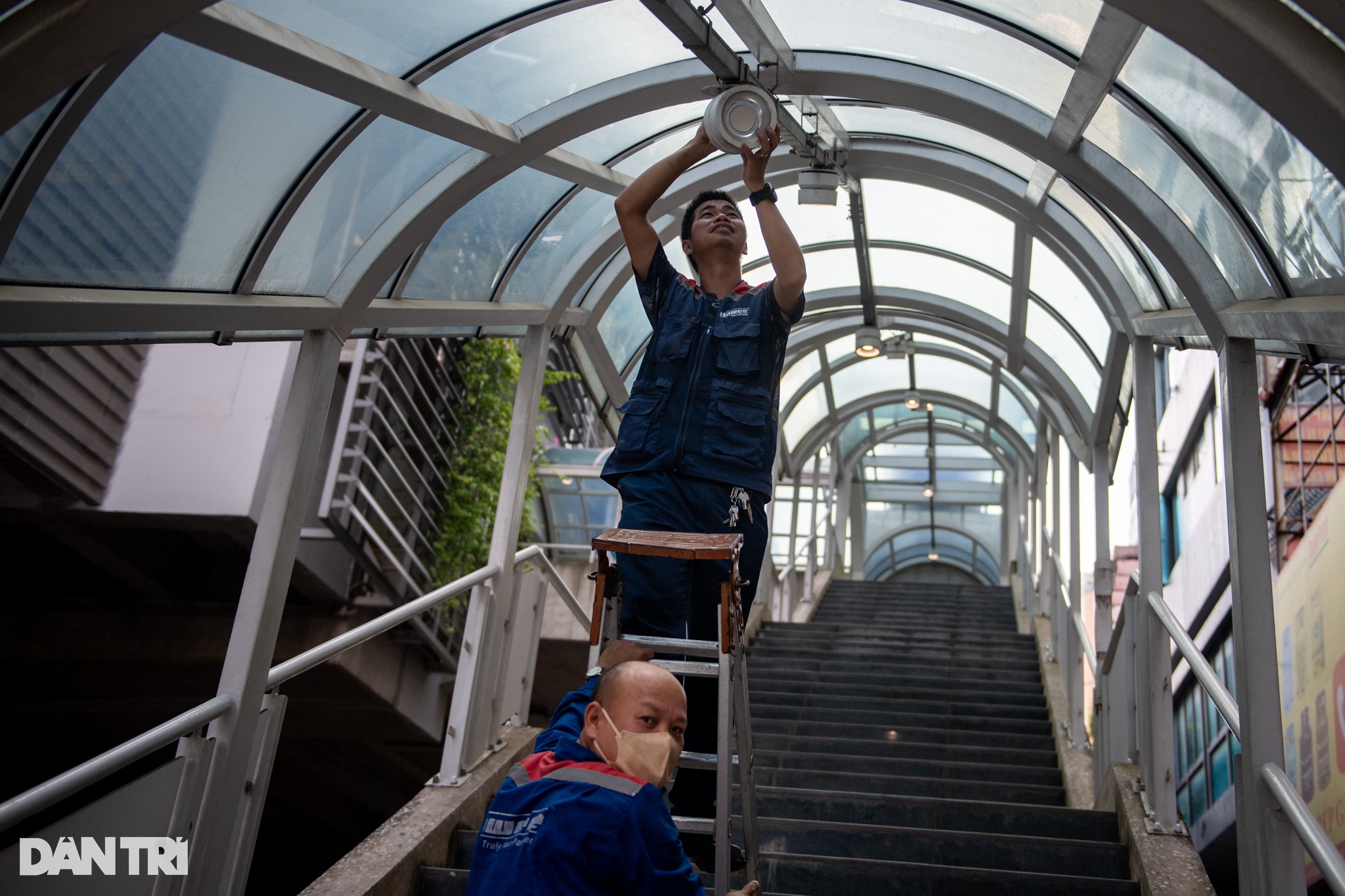 View - Trải nghiệm toàn tuyến metro Nhổn - Cầu Giấy trước ngày vận hành | Báo Dân trí