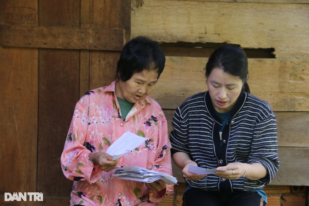 Mẹ ung thư cầm bệnh án đi khắp nơi xin tiền phẫu thuật tim cho con - 6 Mẹ ung thư cầm bệnh án đi khắp nơi xin tiền phẫu thuật tim cho con - 6