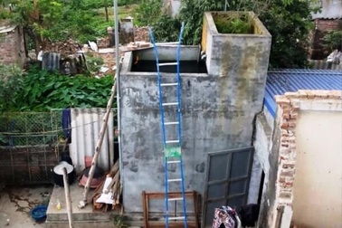 Nghi bị hàng xóm đổ thuốc trừ sâu vào bể nước