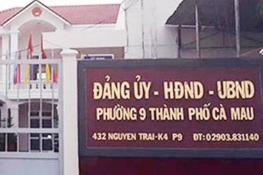 Buộc thôi việc cựu Phó Chủ tịch phường “mơi" tiền người dân