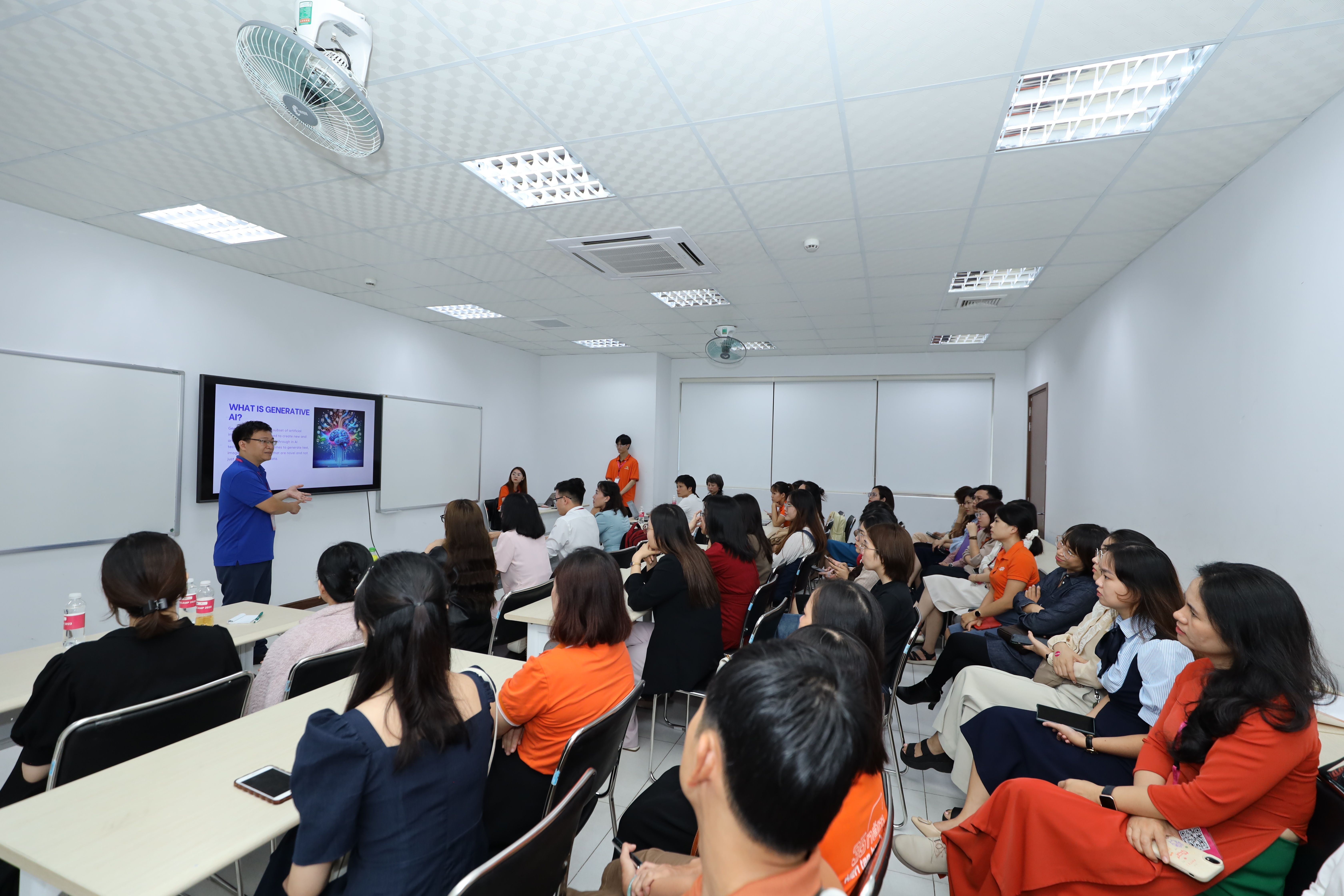 FPT promuje wdrażanie transformacji cyfrowej w szkołach - 2 FPT đẩy mạnh ứng dụng chuyển đổi số vào trường học - 2