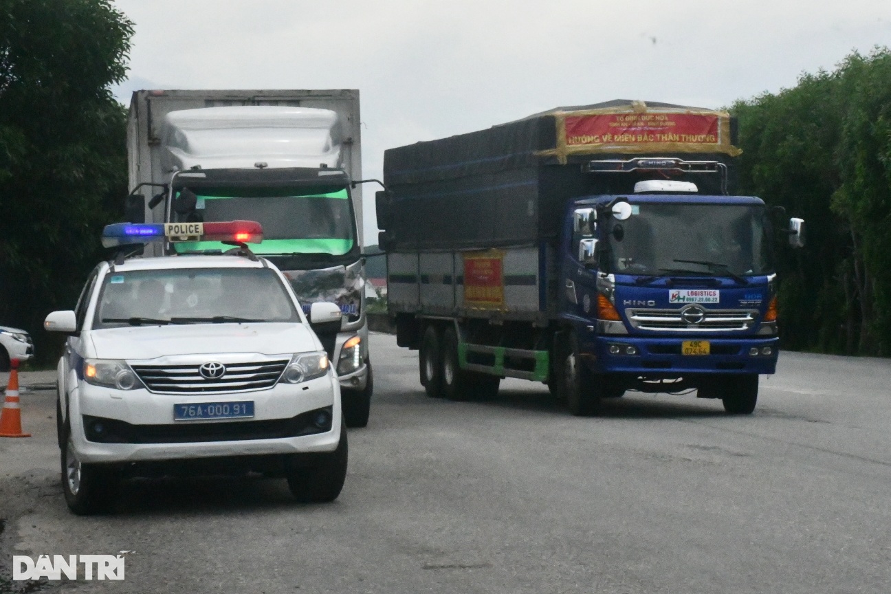 Bữa cơm ấm lòng trên hành trình thiện nguyện hơn 1.000km - 1