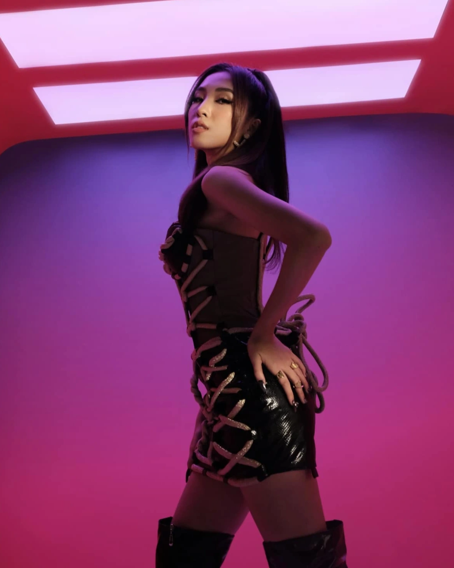 Emily - rapper BigDaddy: Chồng giỏi chăm con, hay tìm cách khen vợ - 2 Emily - rapper BigDaddy: Chồng giỏi chăm con, hay tìm cách khen vợ - 2