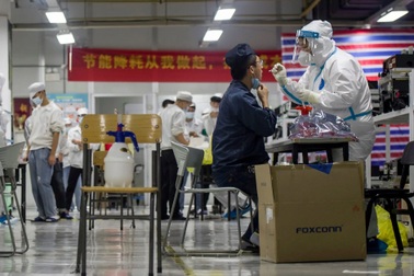 Nhà máy sản xuất iPhone ở Thâm Quyến, Trung Quốc tạm dừng hoạt động