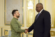 Bộ trưởng Quốc phòng Mỹ sững sờ khi Ukraine nói cần 17 triệu viên đạn pháo