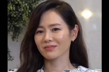 Son Ye Jin tổ chức fan meeting