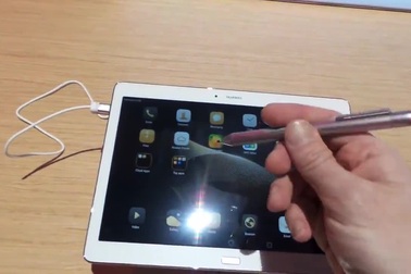 MediaPad M2 10 mang phong cách thiết kế dòng máy tính bảng Galaxy Tab của Samsung