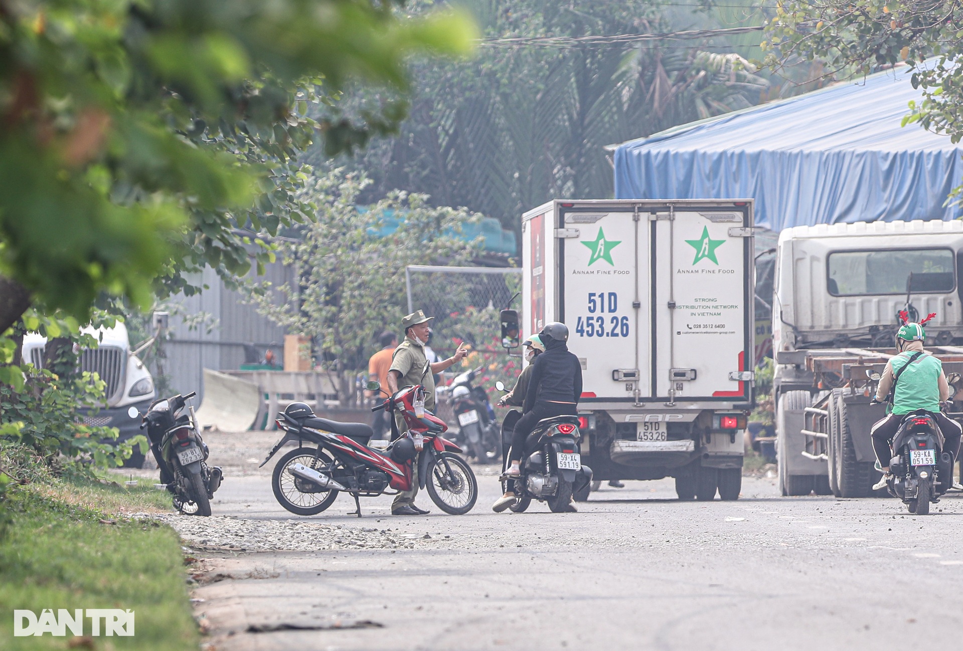 Phong tỏa, khám xét Trung tâm đăng kiểm ở TP Thủ Đức - 3 Phong tỏa, khám xét Trung tâm đăng kiểm ở TP Thủ Đức - 3