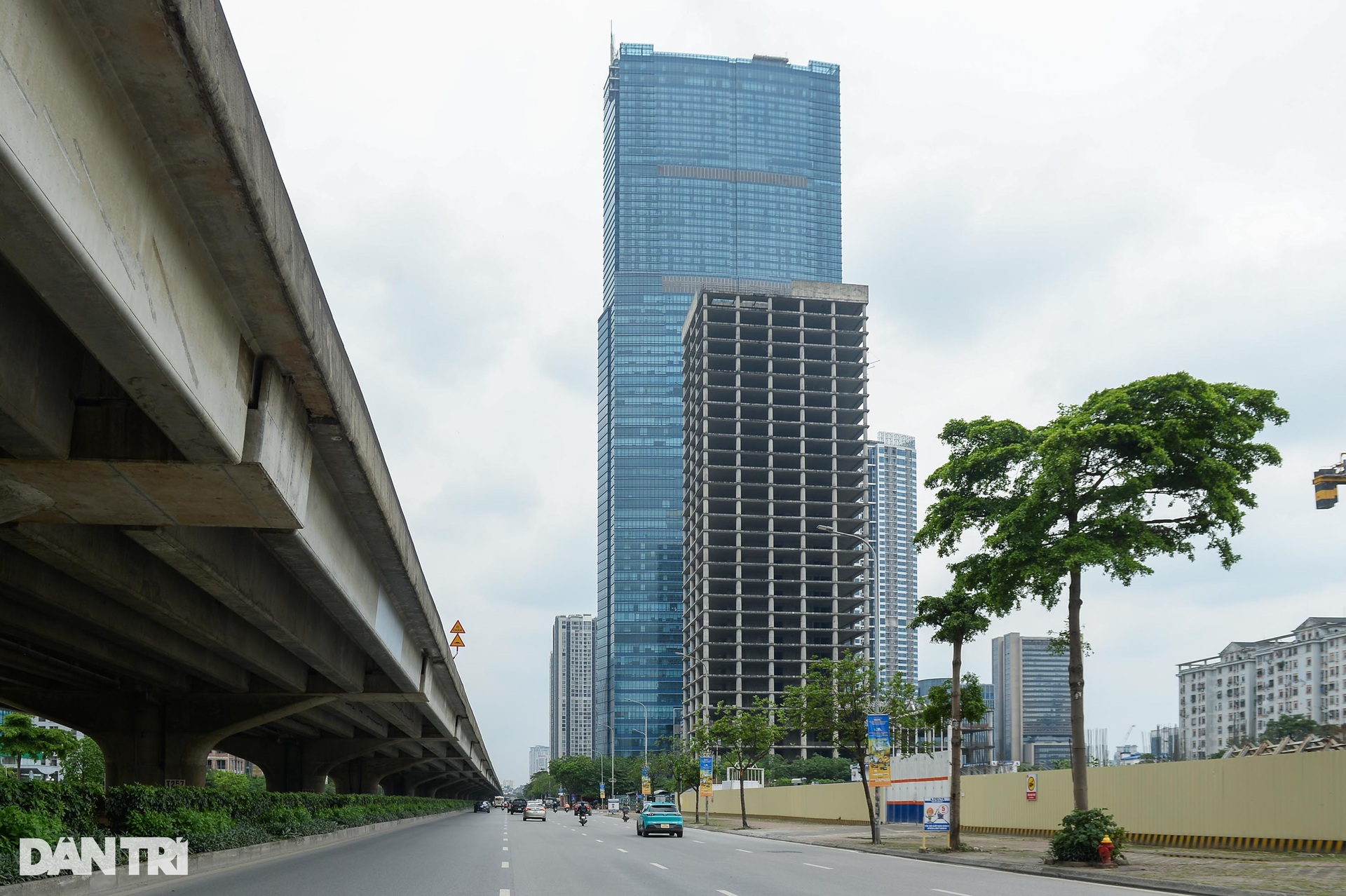 Những tòa nhà chọc trời bị bỏ hoang trên đất vàng Hà Nội - 1 Những tòa nhà chọc trời bị bỏ hoang trên đất vàng Hà Nội - 1