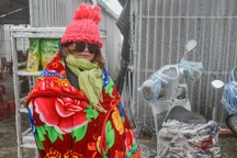 Du khách quấn chăn leo đỉnh Mẫu Sơn trải nghiệm băng giá