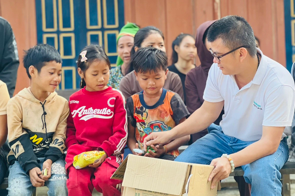 Mang Tết sớm lên với đồng bào tộc người ngủ ngồi - 3 Mang Tết sớm lên với đồng bào tộc người ngủ ngồi - 3