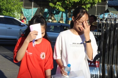 Hôm nay, gần 900 thí sinh bắt đầu “giành vé” vào trường THPT Chuyên Hà Tĩnh