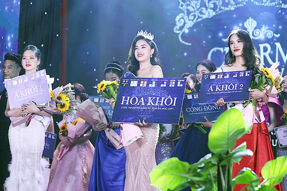 Cựu nữ sinh chuyên Sử đăng quang Hoa khôi ĐH Luật Hà Nội - 3 Cựu nữ sinh chuyên Sử đăng quang Hoa khôi ĐH Luật Hà Nội - 3