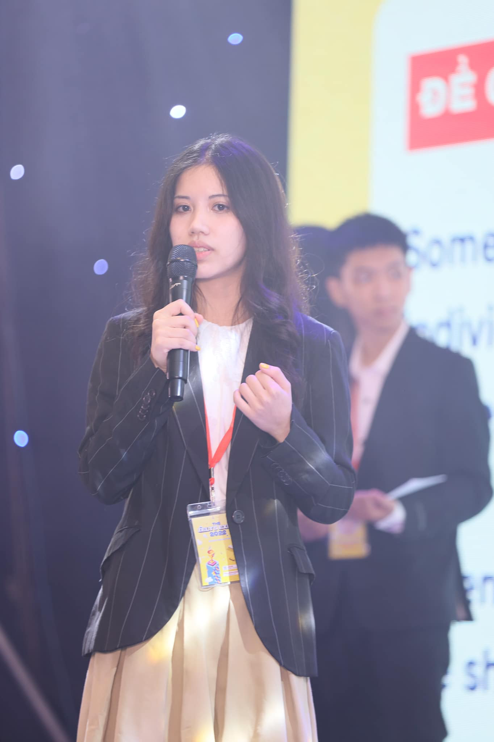 Nữ sinh Ngoại thương xinh đẹp, từng lên báo Ý nhờ thành tích học tập tốt - 4 Nữ sinh Ngoại thương xinh đẹp, từng lên báo Ý nhờ thành tích học tập tốt - 4