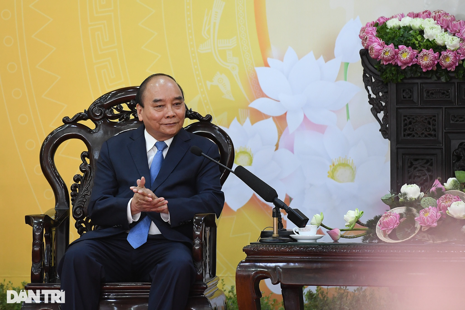 Chủ tịch nước Nguyễn Xuân Phúc chúc mừng Đại lễ Phật đản tại TPHCM - 4 Chủ tịch nước Nguyễn Xuân Phúc chúc mừng Đại lễ Phật đản tại TPHCM - 4