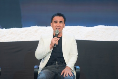 Quyền Linh giảm 20kg, nuôi râu tóc 6 tháng để trở lại màn ảnh sau 20 năm