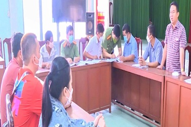 Chủ quán ốc thuê người biểu diễn phản cảm bị lập biên bản, xử phạt