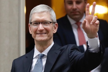 Là CEO công ty giá trị nhất thế giới, Tim Cook vẫn mua... đồ giảm giá