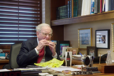 Thói quen ăn uống kỳ quặc của 5 nhân vật giàu có và nổi tiếng thế giới