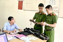 Vận động người dân giao nộp gần 50 khẩu súng tự chế