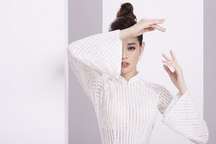 Hoa hậu Khánh Vân nền nã với áo dài